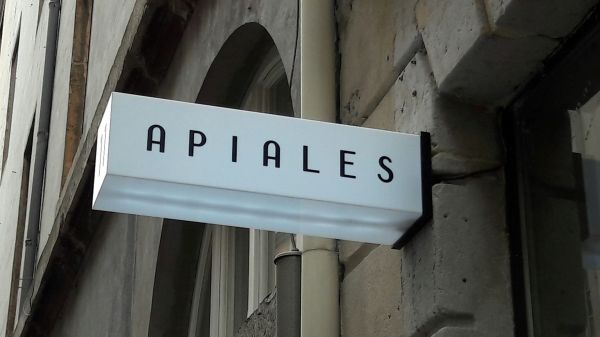 Enseigne drapeau pour restaurant à Lyon 2