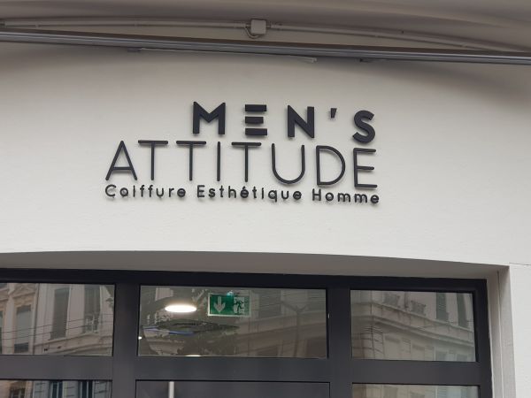 Enseigne lettres découpées pour salon de coiffure Lyon 7