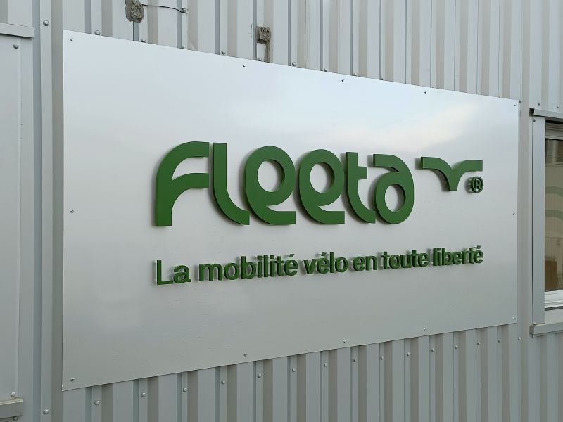 Enseigne en lettres reliefs pour Fleeta