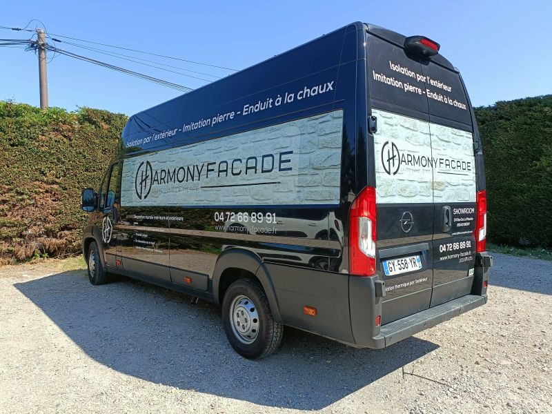 Marquage adhésif sur fiat ducato, communication visuelle et identité professionnelle