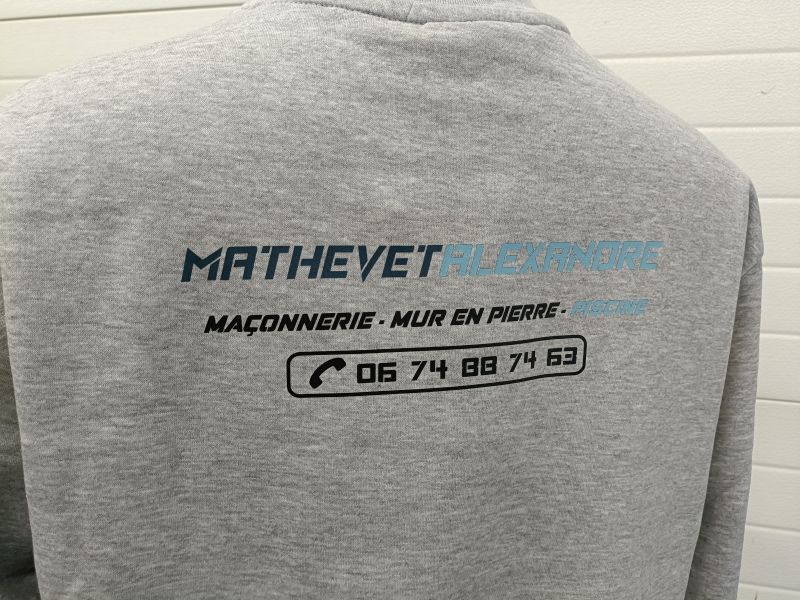 Sweat-shirt personnalisé floqué au nom de notre client