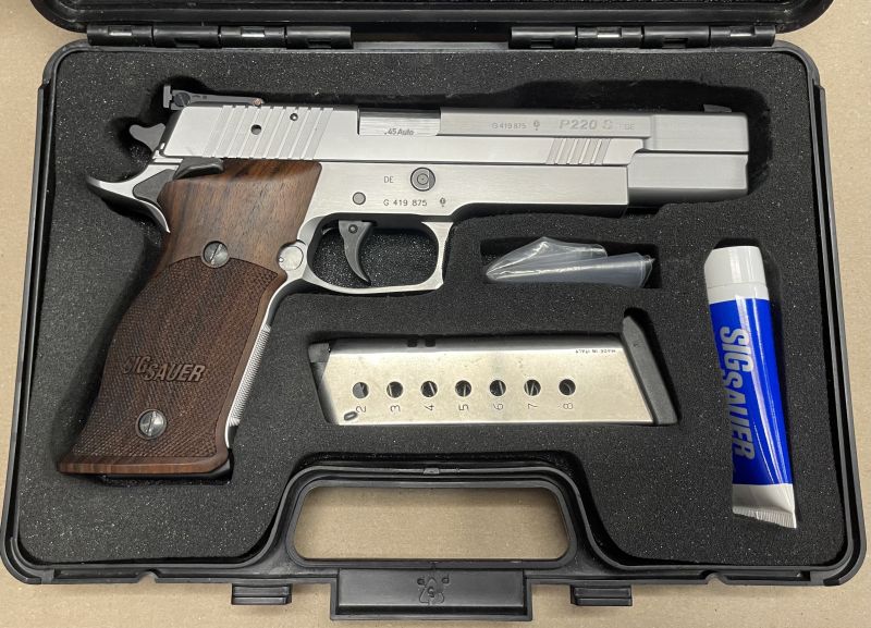 Pistolet Sig Sauer P220 X-SIX .45 Auto - 6818