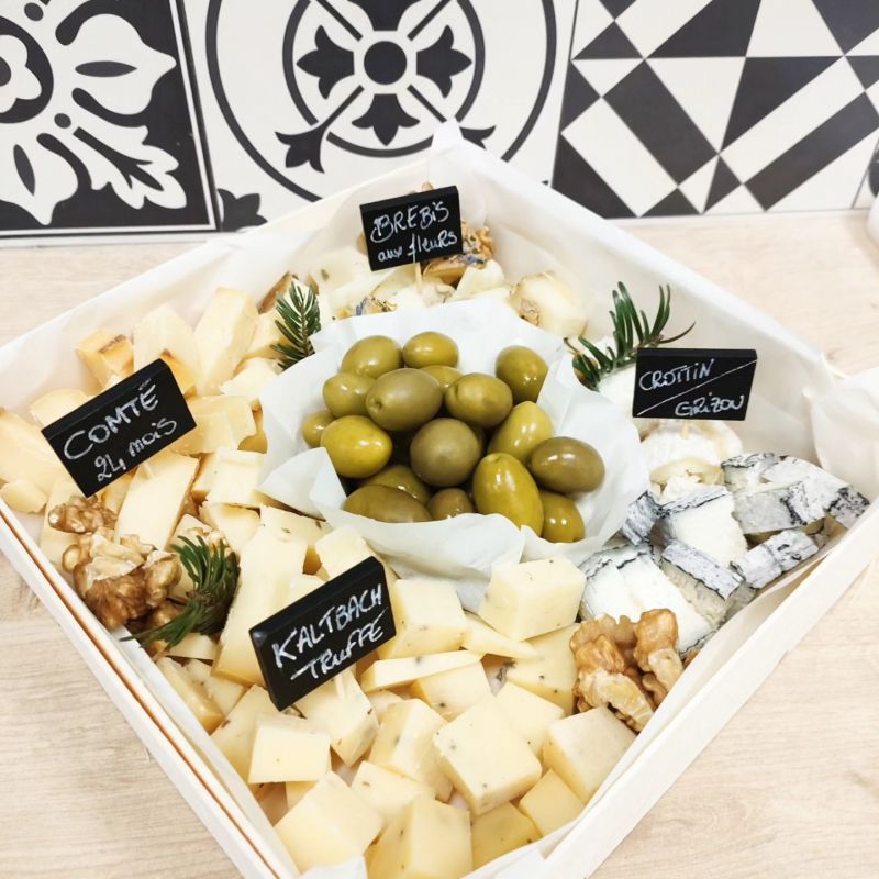 PETIT PLATEAU APÉRO FROMAGE + OLIVES