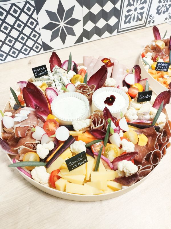 PLATEAU APÉRO FROMAGE + CRUDITÉS + CHARCUTERIE + SAUCES MAISON