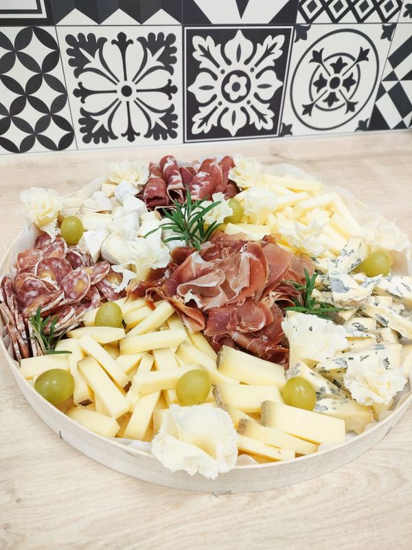 PLATEAU APÉRO FROMAGE ET CHARCUTERIE